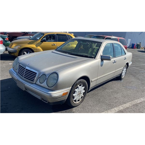 1999 Mercedes-Benz E-Class E 320