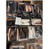 Image 2 : Pallet #182 - 50 Pares de Tenis/Zapatos/Botas