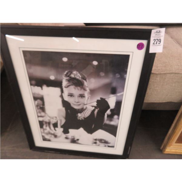 Framed Celebrity Photo Breakfast At Tiffany's ?