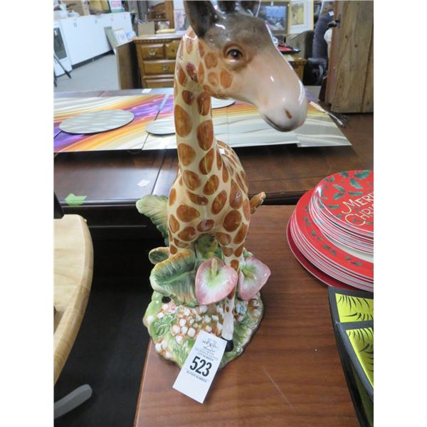 Porcelain Giraffe Décor