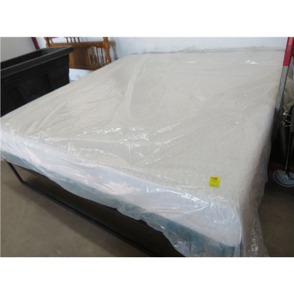 Memory Foam King Mattress w/Platform