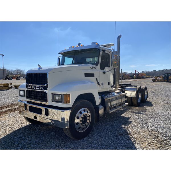 2022 MACK PI64T Day Cab Truck