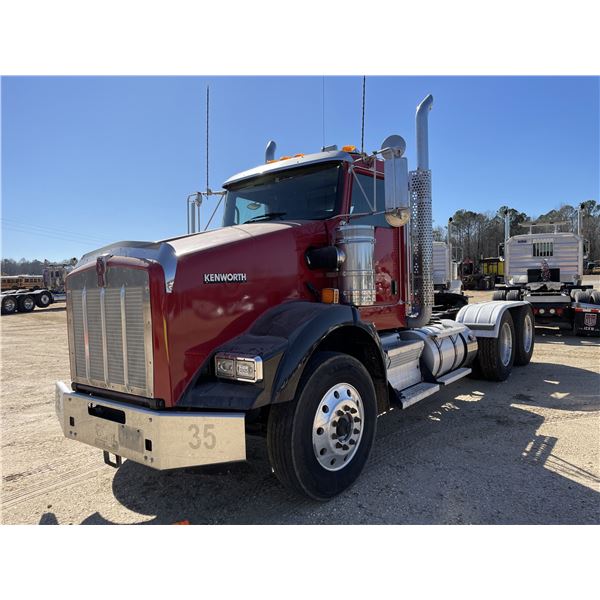 2014 KENWORTH T880 Day Cab Truck