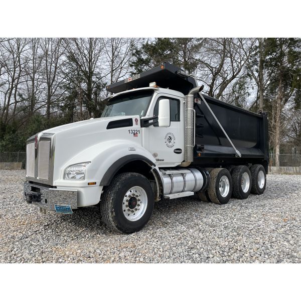 2021 KENWORTH T880 Dump Truck