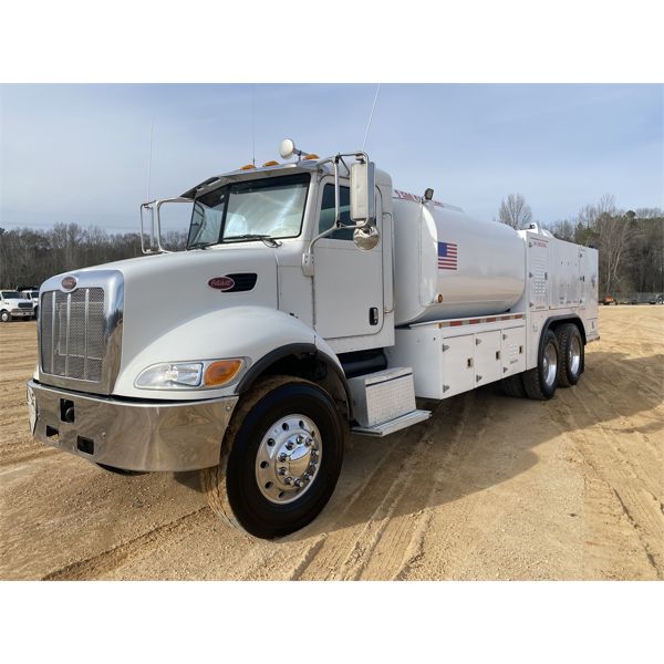 2007 PETERBILT 335 Fuel / Lube Truck