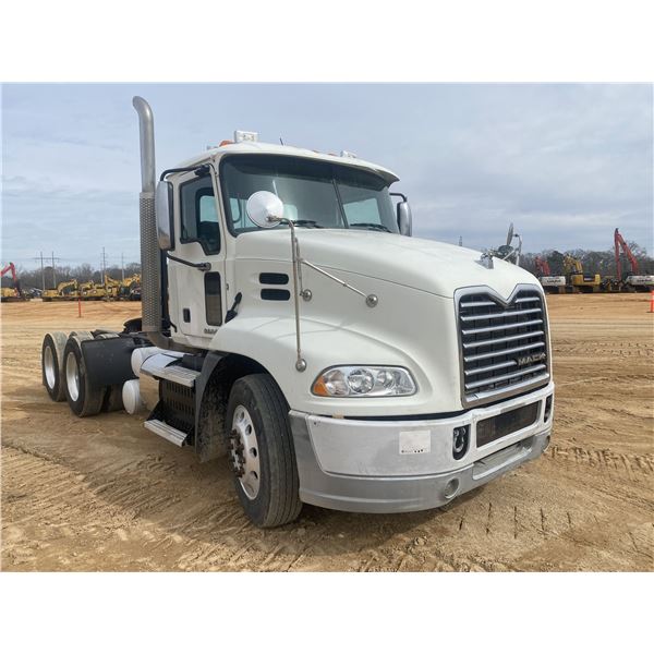 2014 MACK CXU613 Day Cab Truck