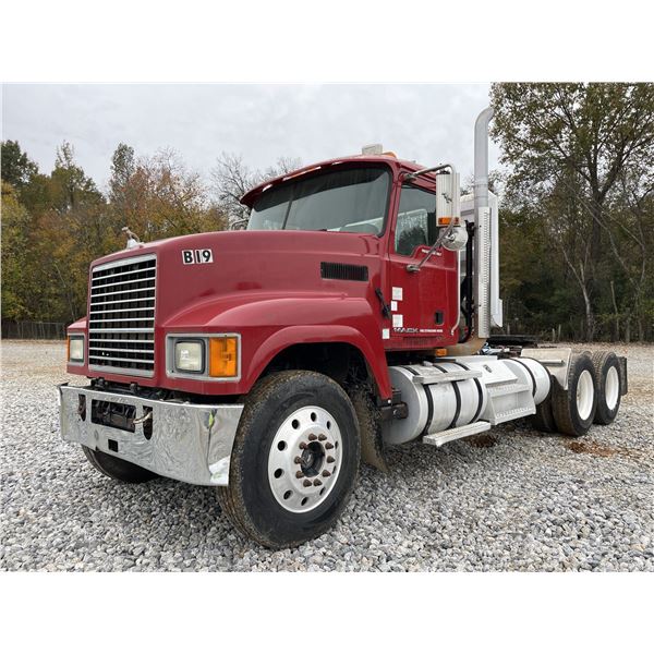 2008 MACK GU713 Day Cab Truck