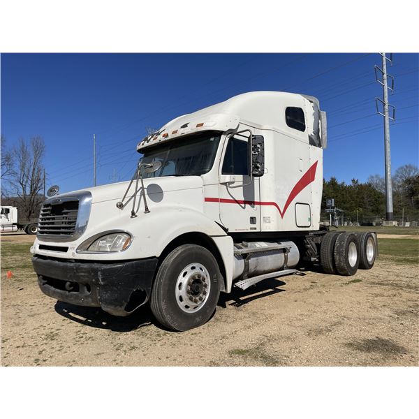 2007 FREIGHTLINER COLUMBIA Sleeper Truck