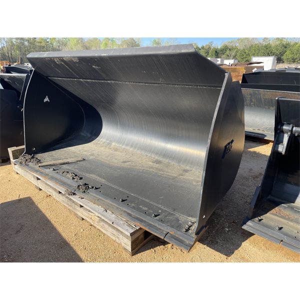 JCB 104  BUCKET AND HYD COUPLER