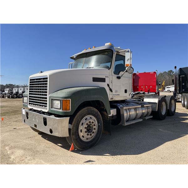2014 MACK CHU613 Day Cab Truck