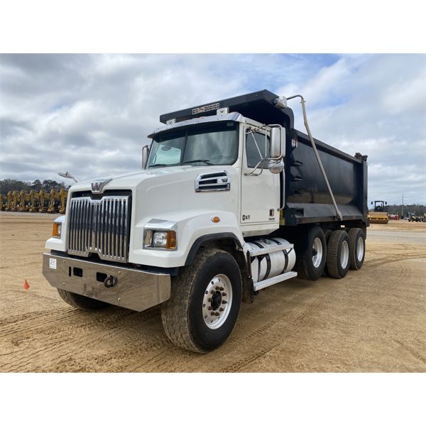 2018 WESTERN STAR 4700 SF Dump Truck