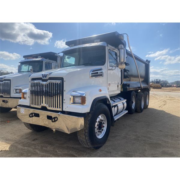 2018 WESTERN STAR 4700 Dump Truck