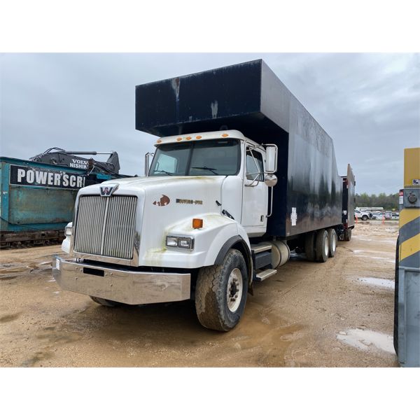 2005 WESTERN STAR 4700SF Grapple Truck