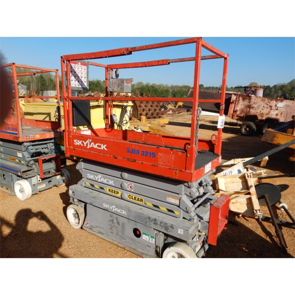 SKYJACK SJIII 3219 Scissor Lift