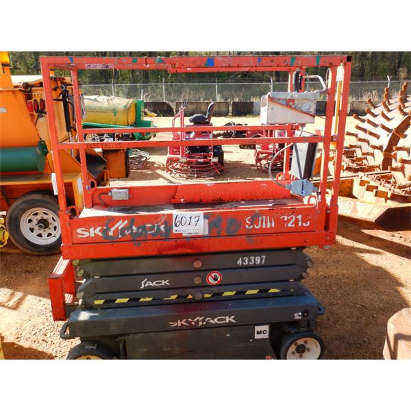SKYJACK SJIII 3219 Scissor Lift