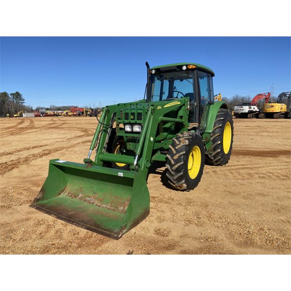 2006 JOHN DEERE 6415D Farm Tractor