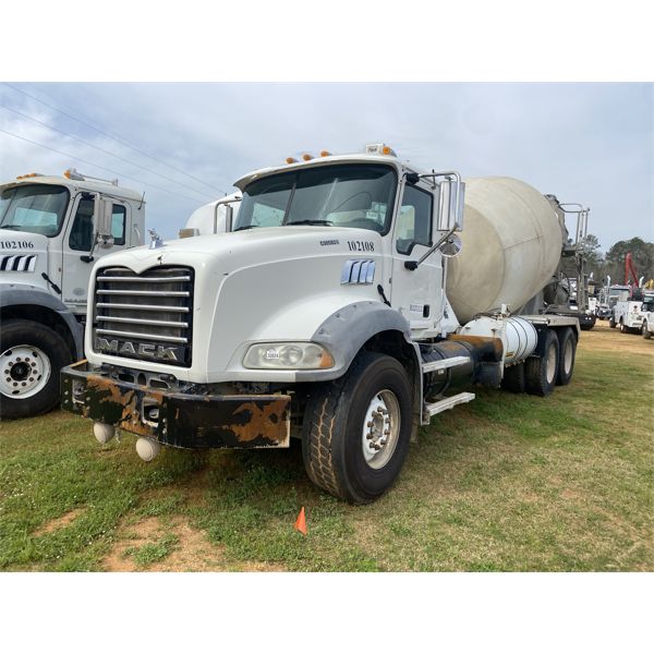 2012 MACK GU813 Concrete Mixer / Pump Truck