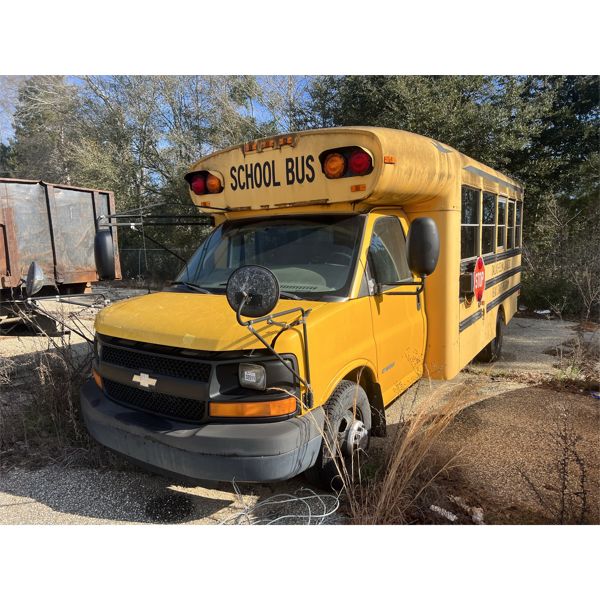 2004 CHEVROLET 3500 Bus