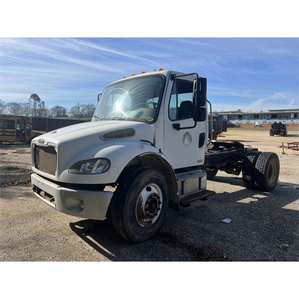 2010 FREIGHTLINER M2 BUSINESS CLASS Day Cab Truck