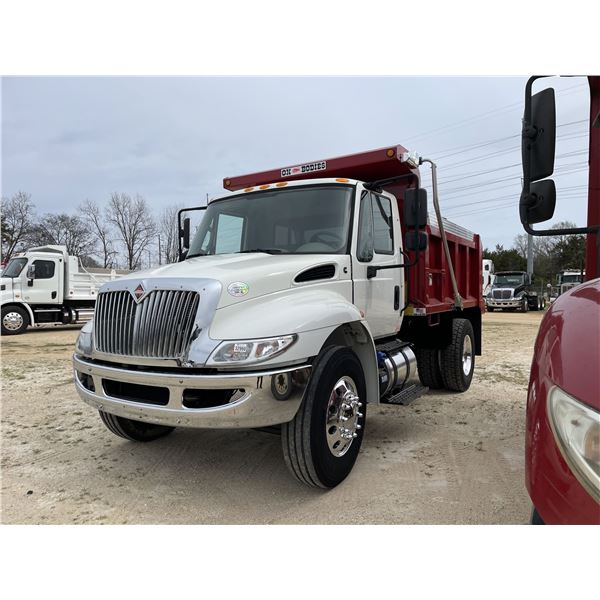 2018 INTERNATIONAL 4300 Dump Truck