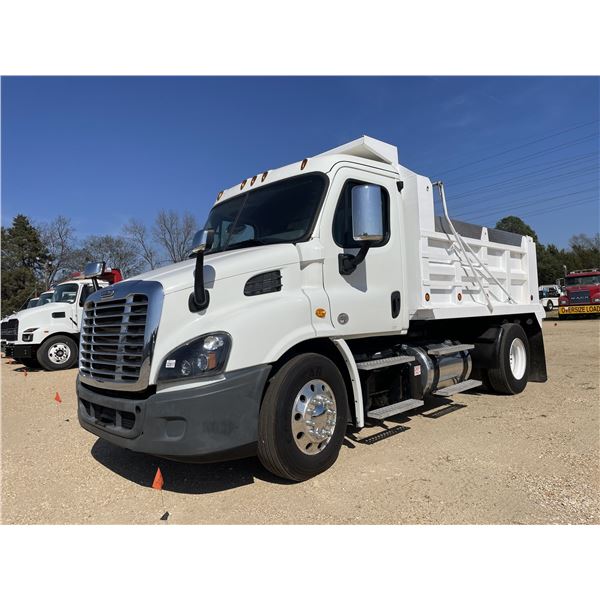 2016 FREIGHTLINER CASCADIA Dump Truck