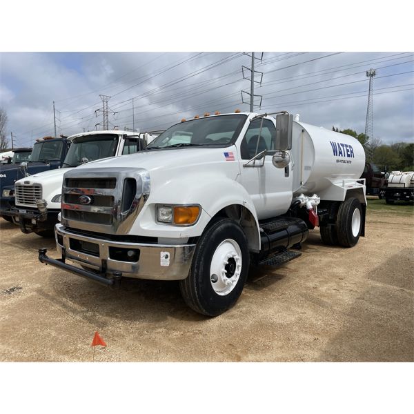 2013 FORD F750 XL Water Truck