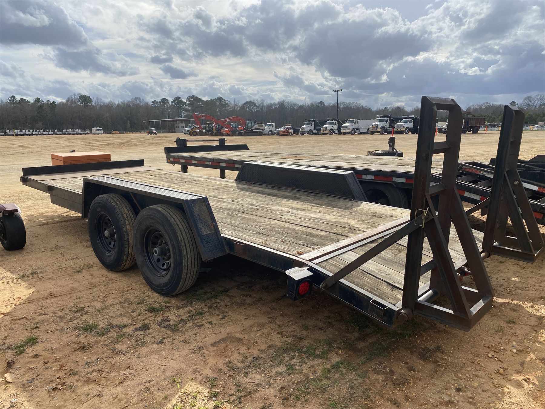 2002 BUILT RITE Utility Trailer - J.M. Wood Auction Company, Inc.