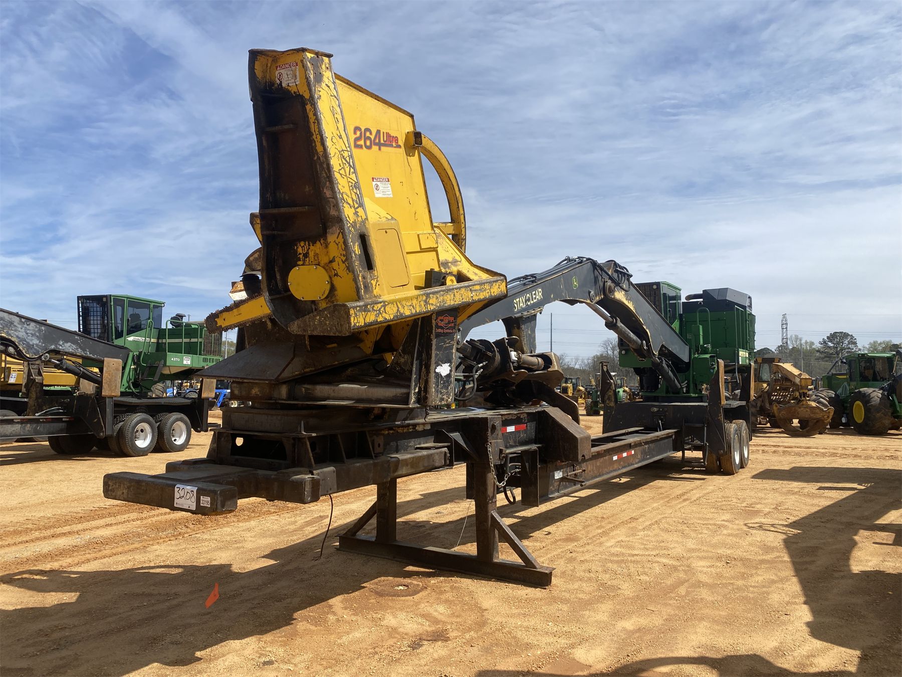 2016 JOHN DEERE 437E Log Loader - J.M. Wood Auction Company, Inc.
