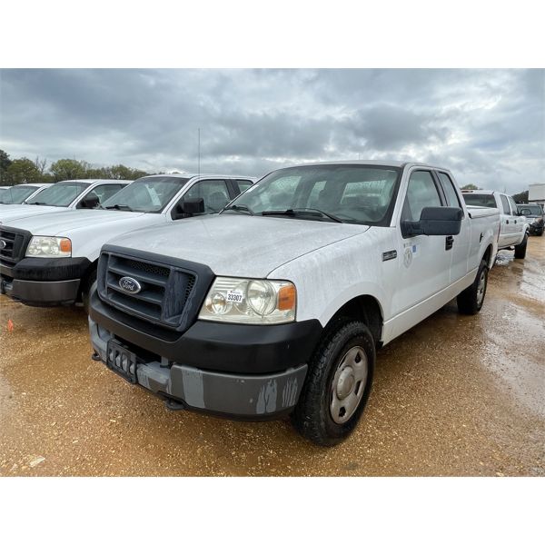 2005 FORD F150 XL Pickup Truck