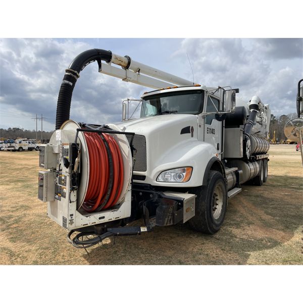 2011 KENWORTH T440 Vacuum Truck