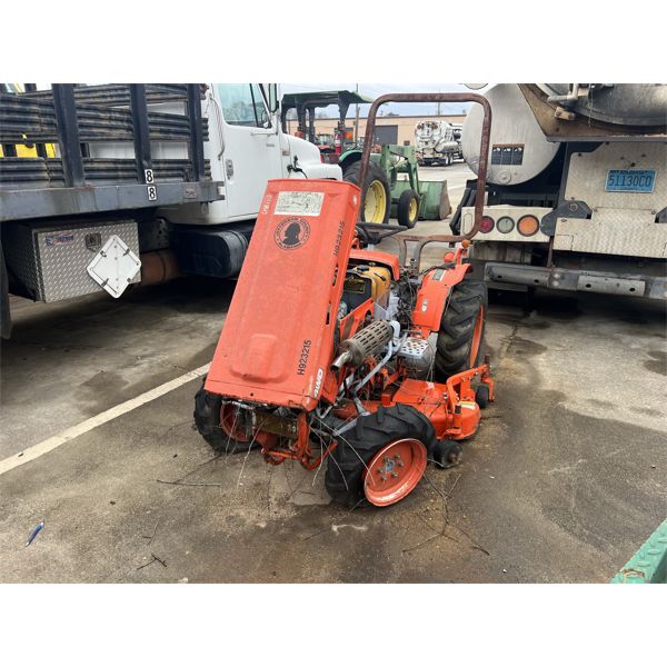1992 KUBOTA B7100 HST Farm Tractor
