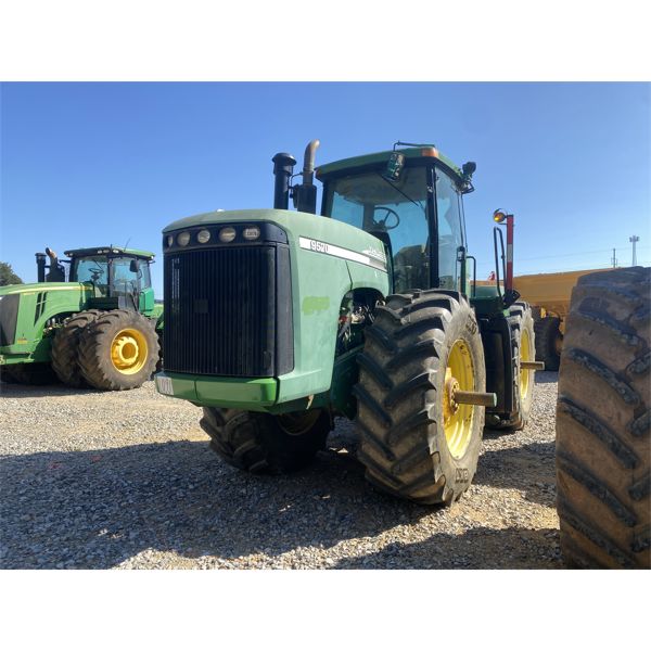 2004 JOHN DEERE 9520 Scraper Tractor