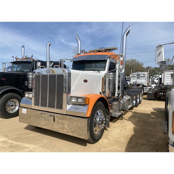 2006 PETERBILT 379 Day Cab Truck