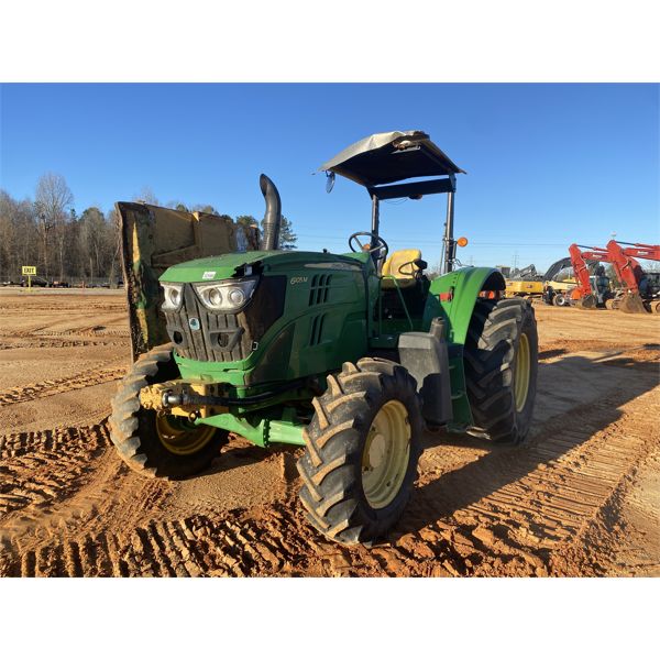 2015 JOHN DEERE 6105M Farm Tractor