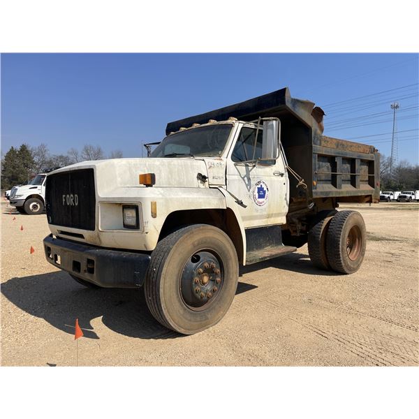 1994 FORD F700 Dump Truck