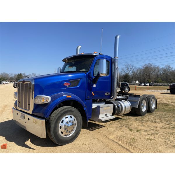 2020 PETERBILT 567 Day Cab Truck