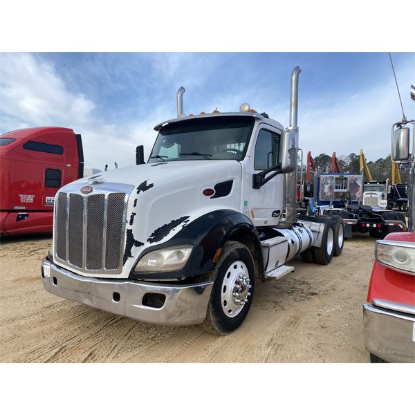 2015 PETERBILT 579 Day Cab Truck