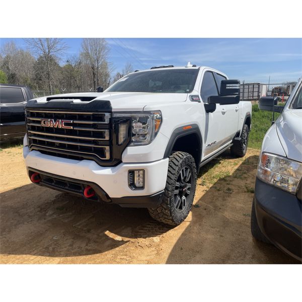 2021 GMC SIERRA 2500 AT4 HD Pickup Truck