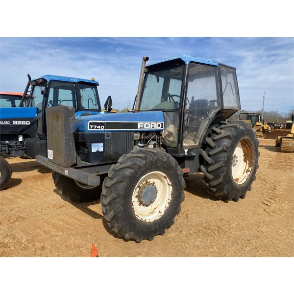 FORD 7740 Farm Tractor