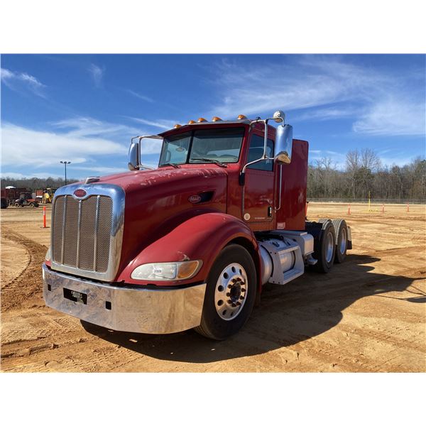 2013 PETERBILT 386 Day Cab Truck