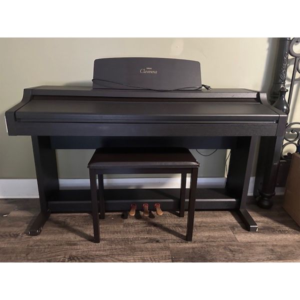 YAMAHA CLAVINOVA PIANO