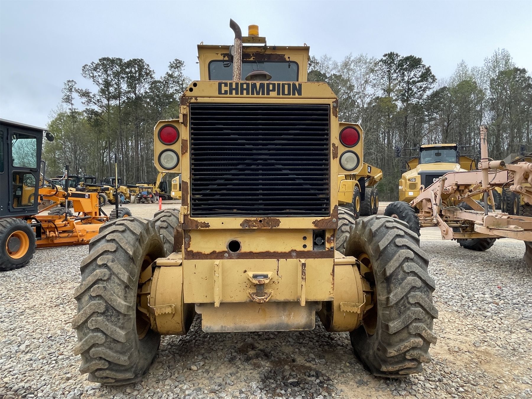 1992 CHAMPION 710A SERIES III Motor Grader - J.M. Wood Auction Company ...