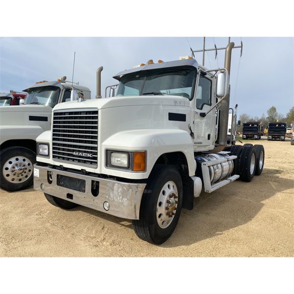 2018 MACK CHU613 Day Cab Truck