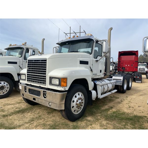 2018 MACK CHU613 Day Cab Truck