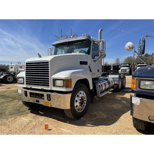 2017 MACK CHU613 Day Cab Truck