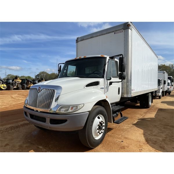 2014 INTERNATIONAL DURASTAR 4300 Box Truck