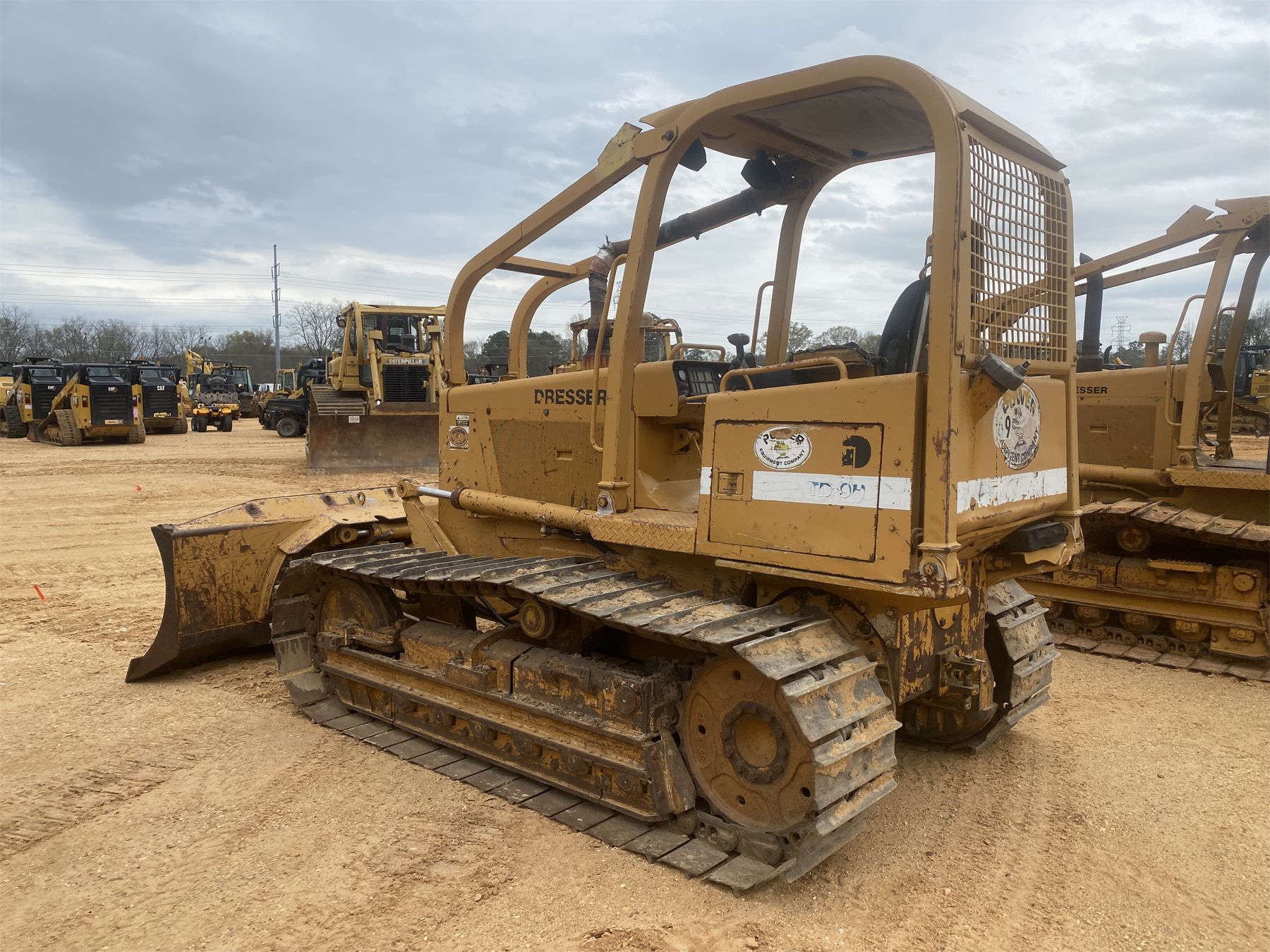1995 DRESSER TD9 Dozer Crawler Tractor J M Wood Auction Company Inc 1995-dresser-td9-dozer-crawler-tractor-j-m-wood-auction-company-inc