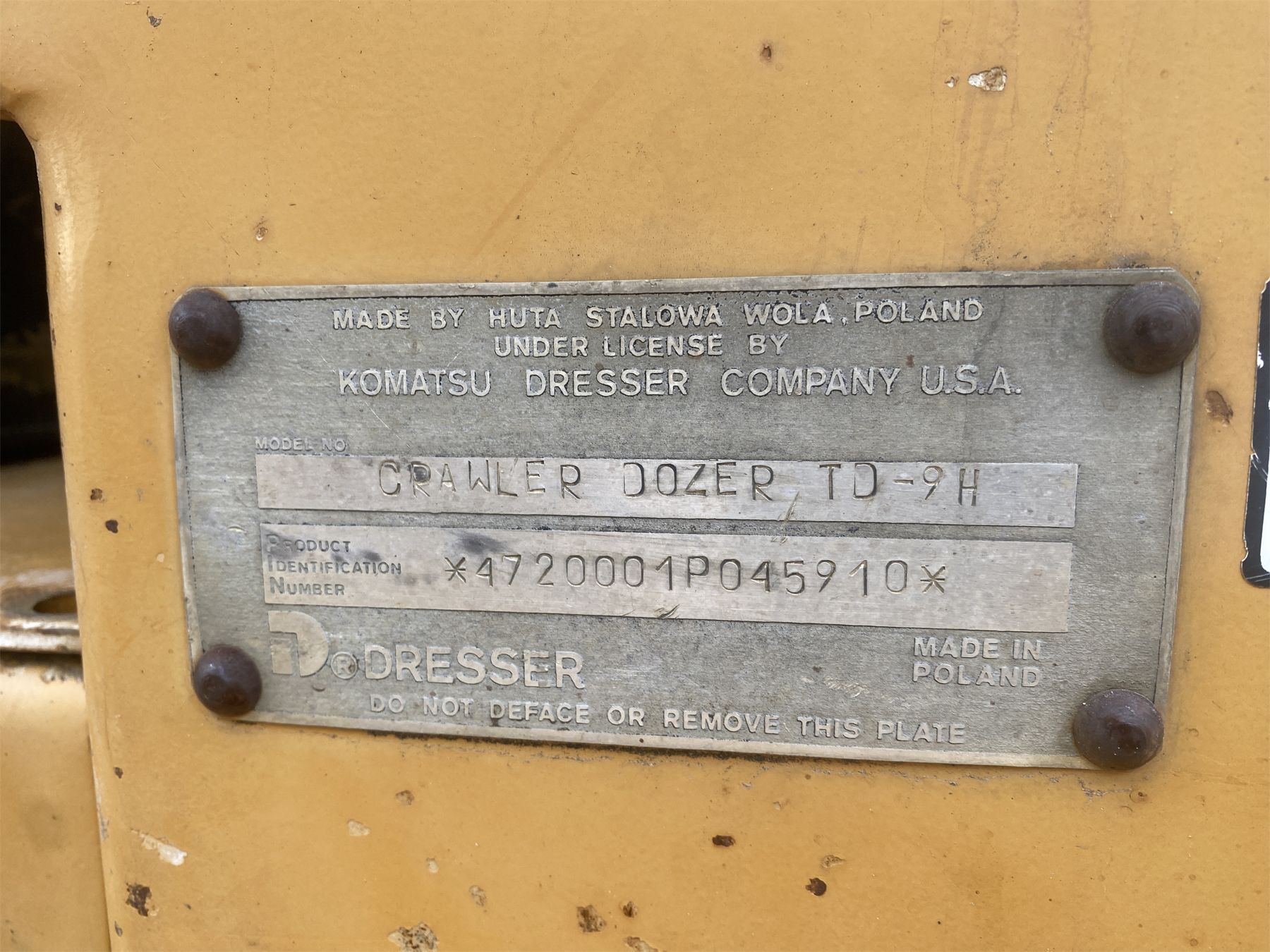 1995 DRESSER TD9 Dozer Crawler Tractor J M Wood Auction Company Inc 1995-dresser-td9-dozer-crawler-tractor-j-m-wood-auction-company-inc
