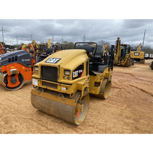 2015 CAT CB24B Roller