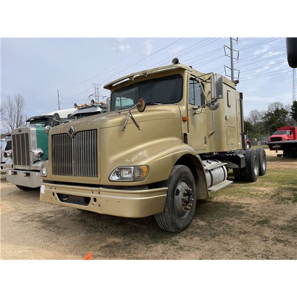 1999 INTERNATIONAL 9200 Sleeper Truck